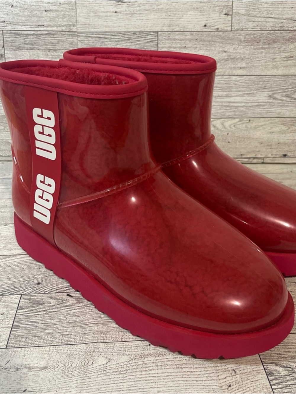 UGG Red Plush Lined Boot Interior - Picture 4 of 6